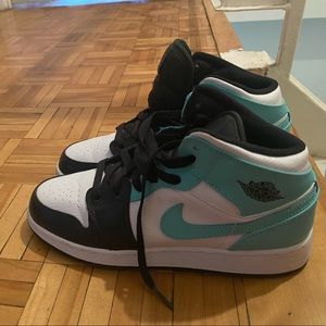JORDAN AJ 1 MID TURQUOISE SIZE 6.5Y(8 WOMAN)